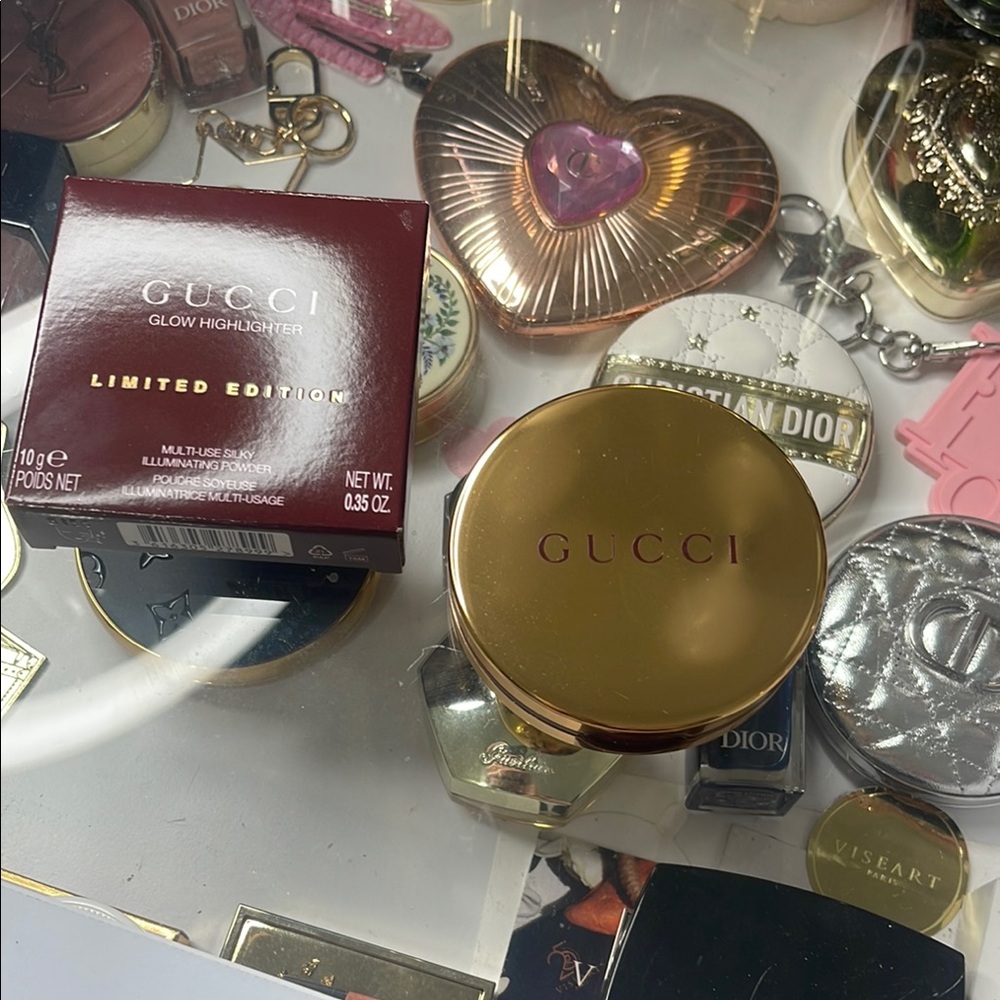 Gucci limited edition glow highlighter in arctic pink